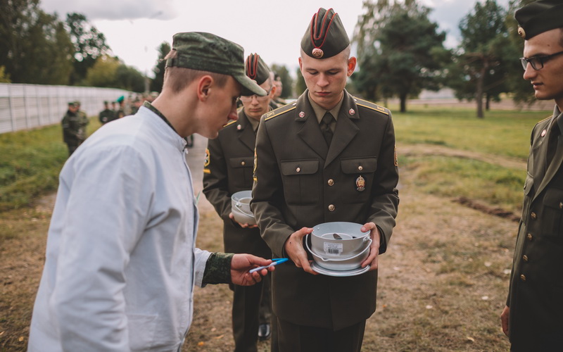 На военном факультете ГрГУ имени Янки Купалы прошли занятия по организации питания военнослужащих в полевых условиях