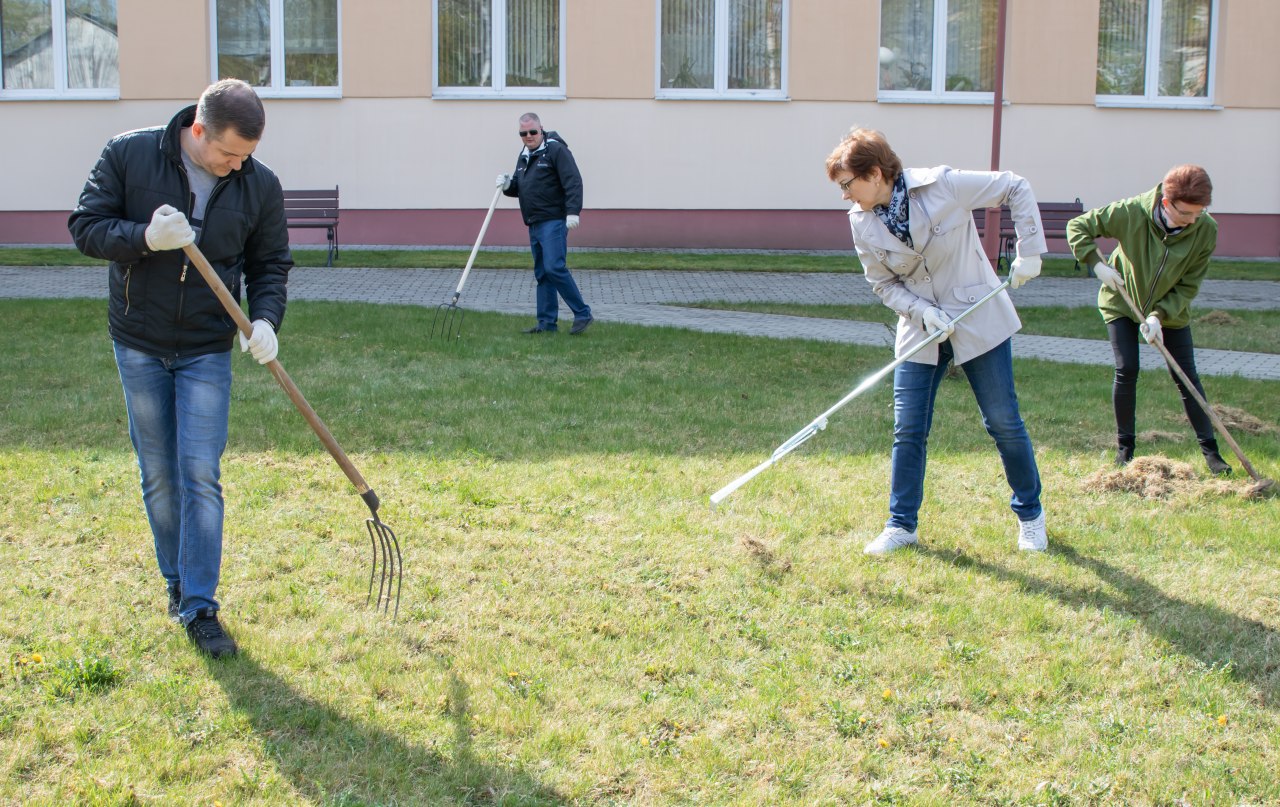 ФОТОФАКТ. Сотрудники ГрГУ имени Янки Купалы приняли участие в Республиканском субботнике (ДОБАВЛЕНО ВИДЕО)