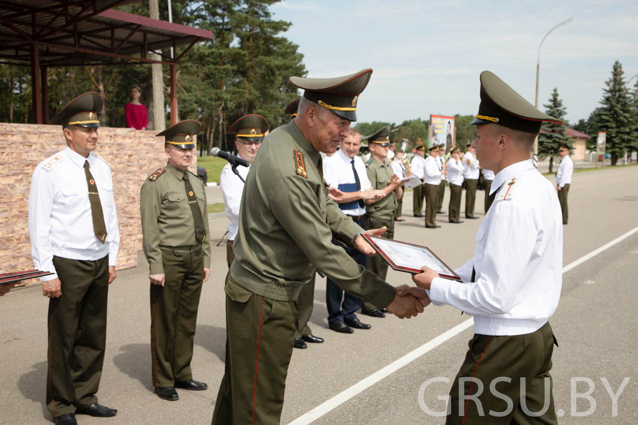 Офицерам военного факультета Гродненского государственного университета имени Янки Купалы вручены награды (ДОБАВЛЕНО ВИДЕО)