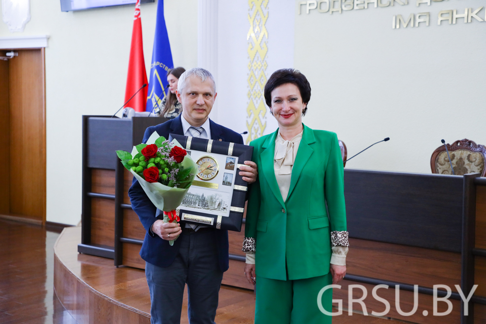 На Совете университета чествовали купаловцев