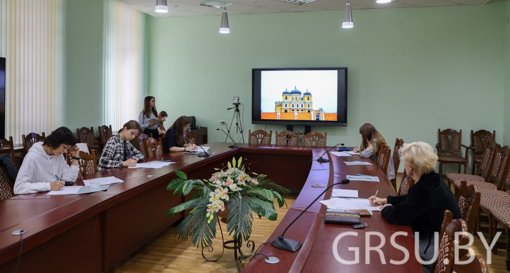 В Купаловском университете подвели итоги фотоконкурса «Люблю цябе, мая Беларусь»