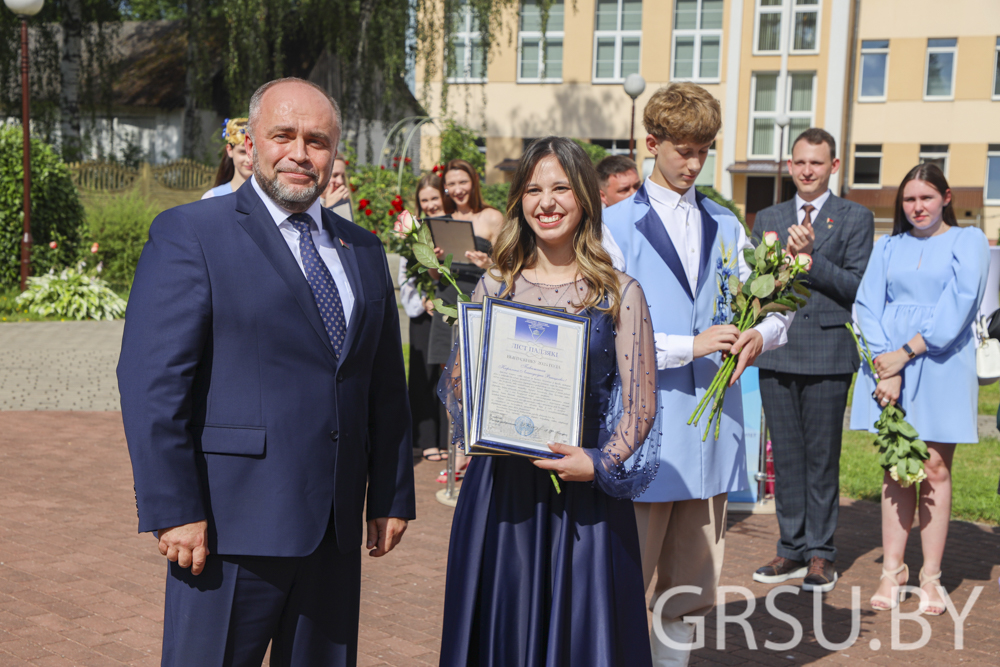 Выпускніца ГрДУ імя Янкі Купалы Караліна Венцкевіч: "Як малады спецыяліст я маю магчымасць атрымаць шэраг гарантый"