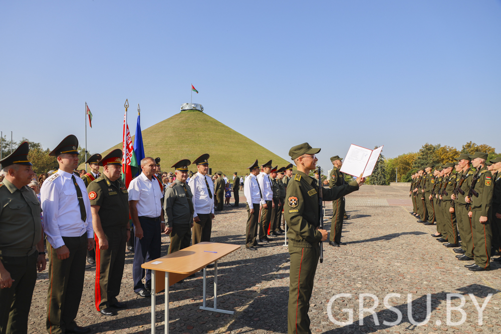 Курсанты военного факультета ГрГУ имени Янки Купалы приняли присягу