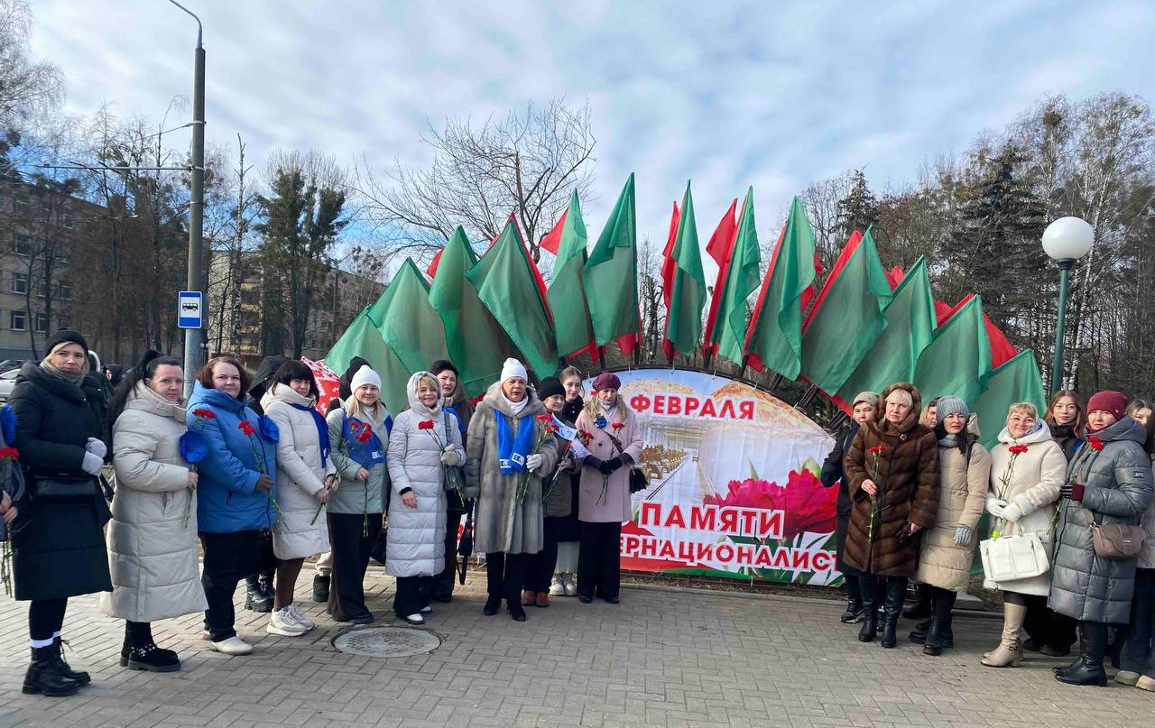 ФОТОФАКТ: в Гродно прошел митинг-реквием, посвященный Дню памяти воинов-интернационалистов